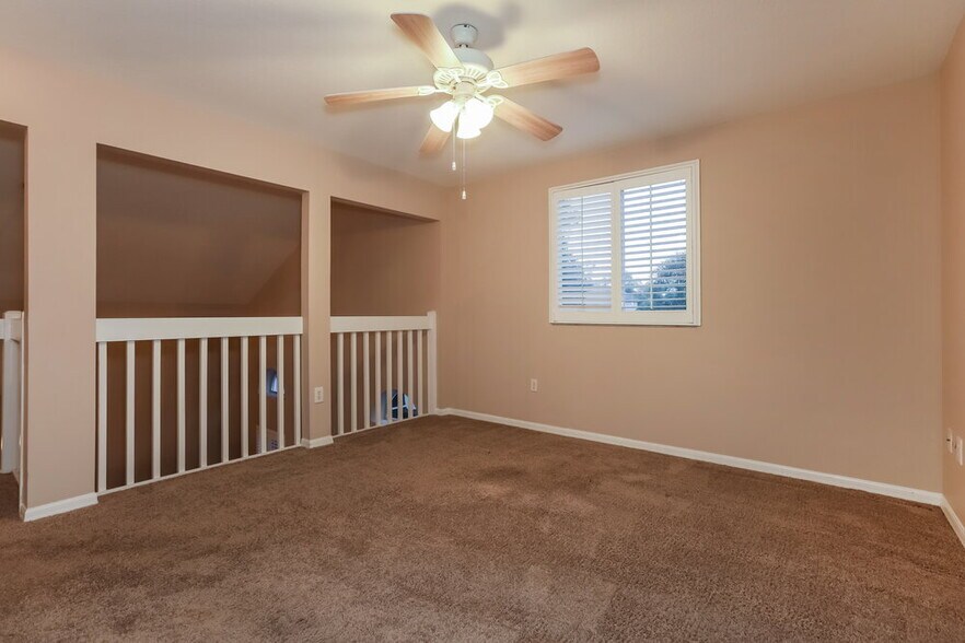 Building Photo - 9323 Hidden Water Cir