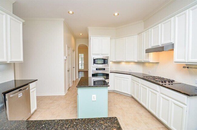 Building Photo - 7706 Bayou Green Ln