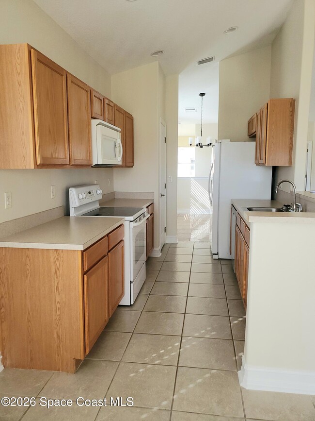 Building Photo - 1045 Venetian Dr