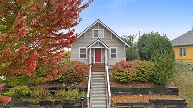 Building Photo - Charming Corner-Lot Tacoma Home with Huge ...