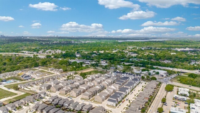 Building Photo - 7551 Millingston Rd