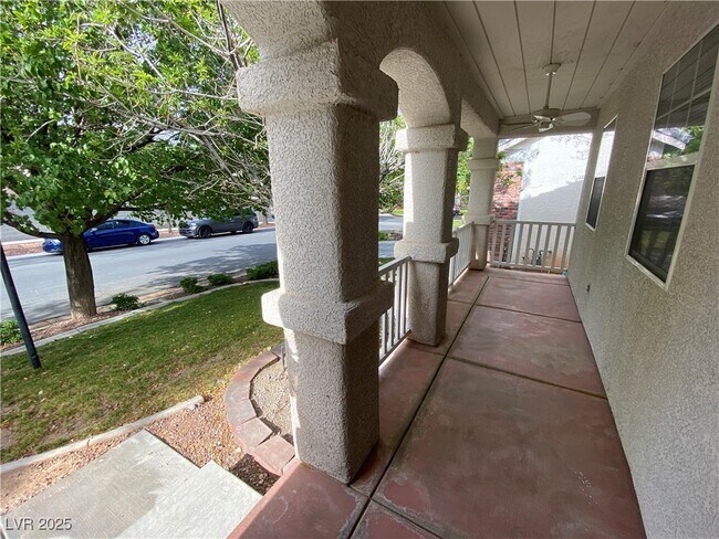 Building Photo - 7833 Hidden Village Ave
