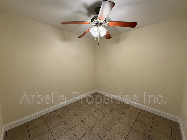 Building Photo - 128 Leach Dr