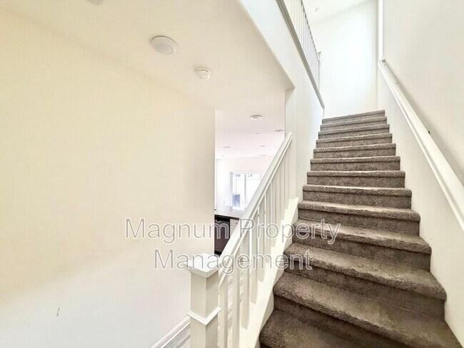 Building Photo - 25161 Harmony Ave