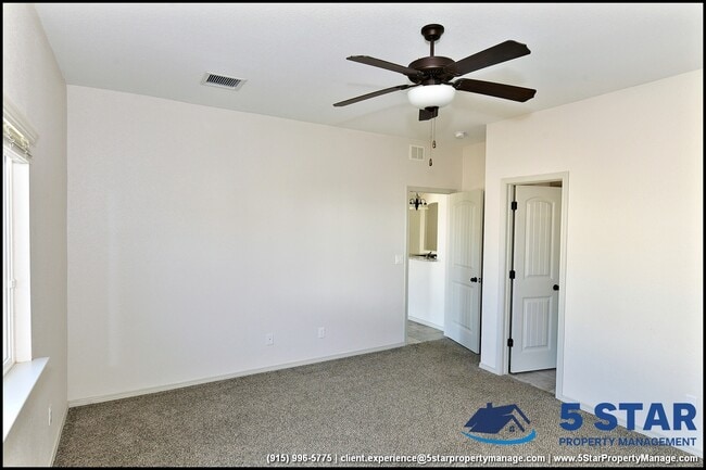 Building Photo - 14945 Tierra Escape Ave