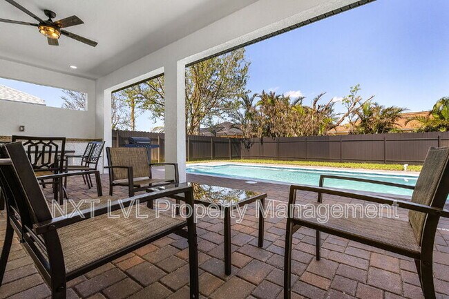 Building Photo - 1925 SW 3rd Terrace