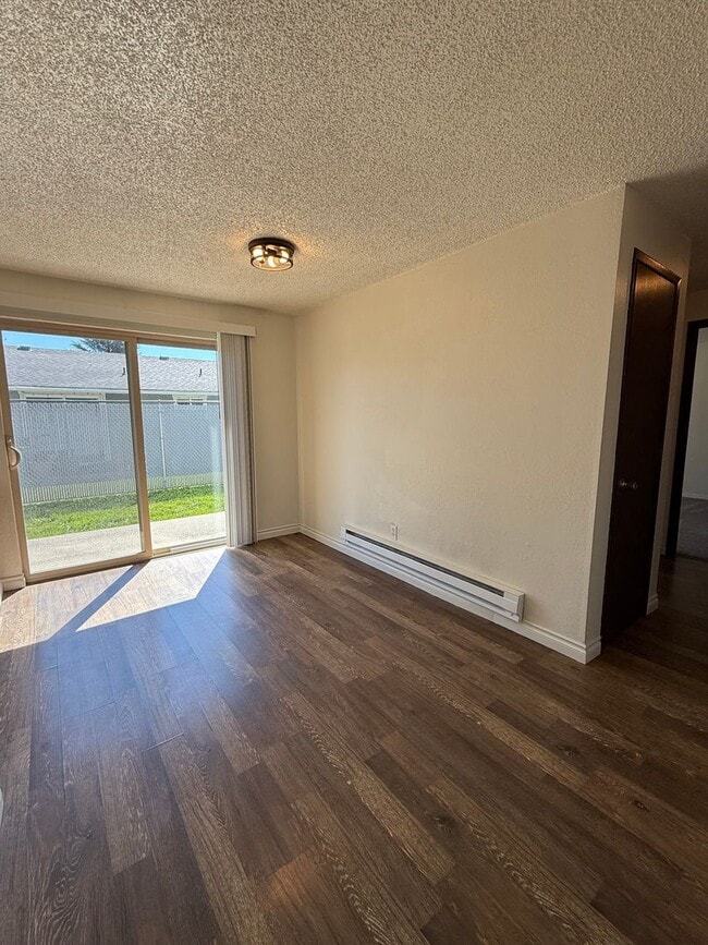 Building Photo - 141-143 E Home Ave