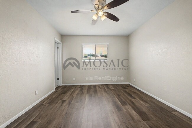 Building Photo - 1531 W 7th St