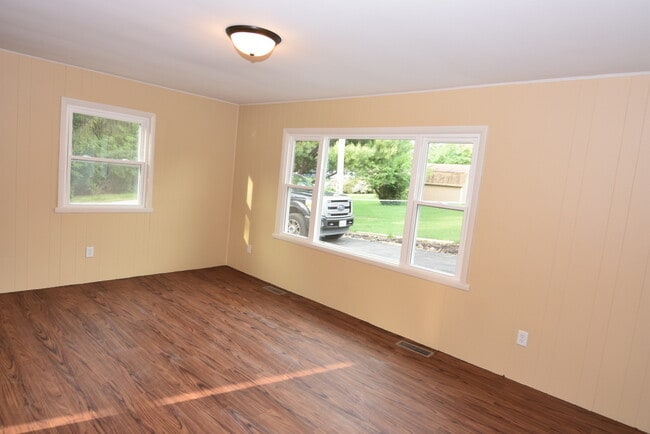 Building Photo - 121 Pheasant Trail