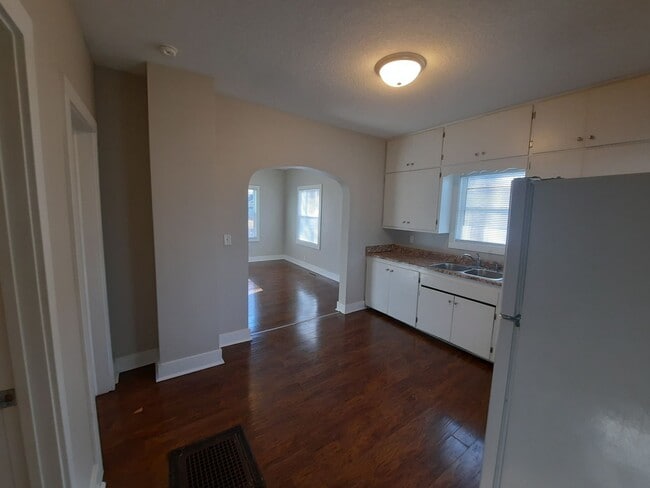 Building Photo - 3814 8th Pl