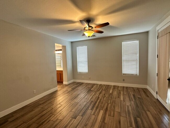Building Photo - Beautiful Remodeled Cortina Home, 2310 sq ft, 4-bed, 2-bath home with a bonus den.