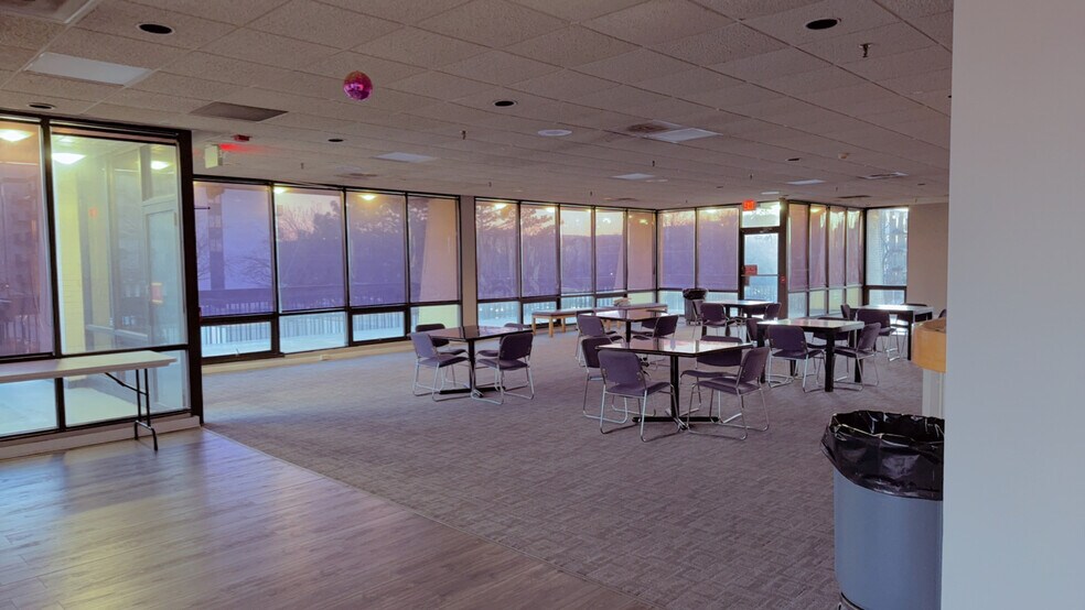 Building Photo - 9098 W Terrace Dr