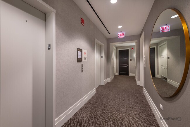 Building Photo - 118 E Erie St