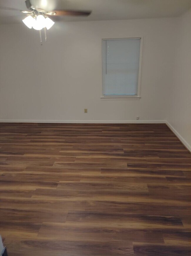 Building Photo - 1128 Nottingham Circle
