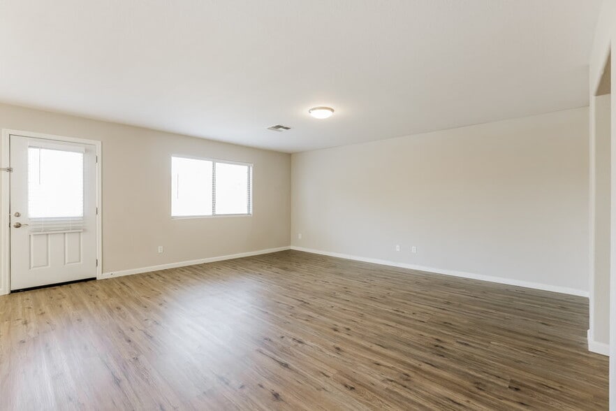 Building Photo - 4123 E Azurite Rd