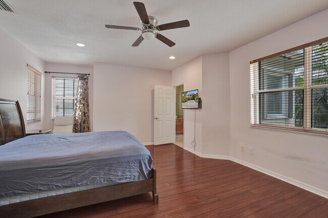 Building Photo - 5897 NW 120th Terrace