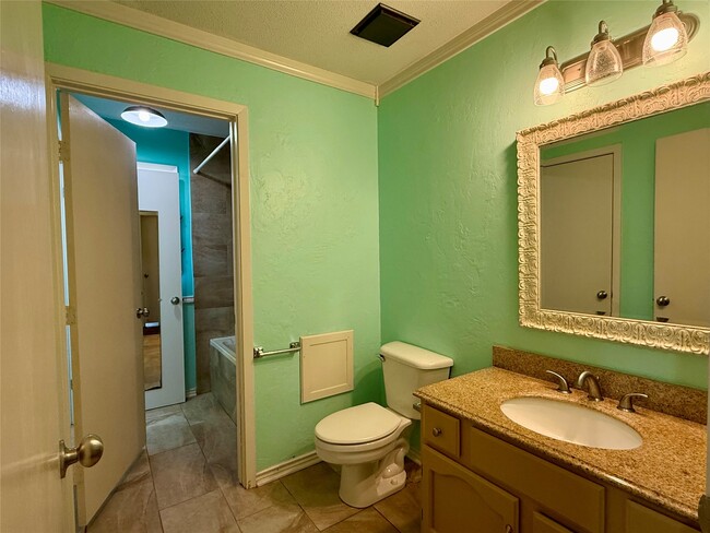 Building Photo - 1501 Stacey St