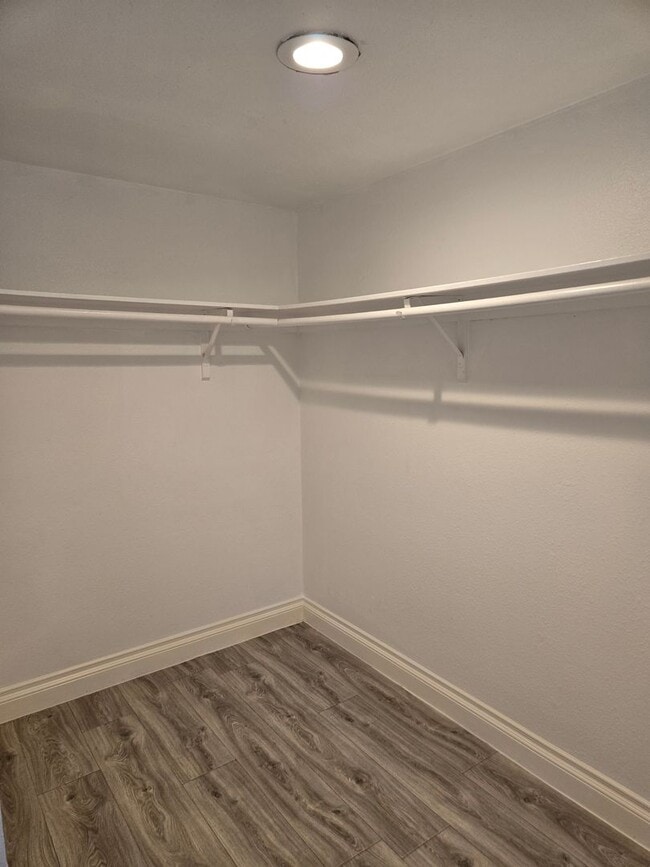 Building Photo - Fantastic and spacious 2 beds, 1.5 bath townhome in Phoenix