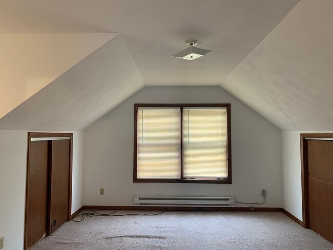 Building Photo - 1212 W Nowland Ave