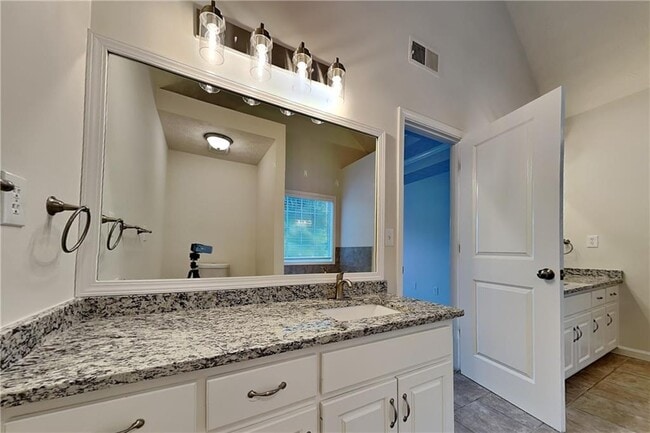 Building Photo - 1555 Rose Pointe Dr