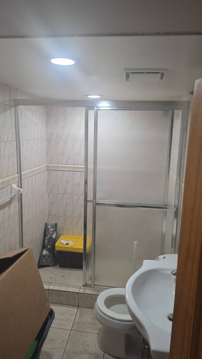 Building Photo - 45-1 21st Ave