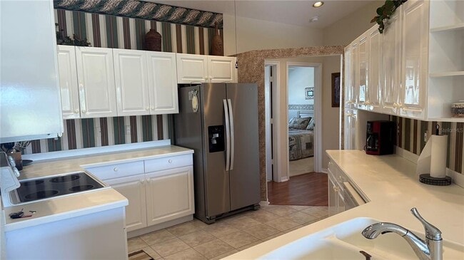 Building Photo - 6632 Pineview Terrace