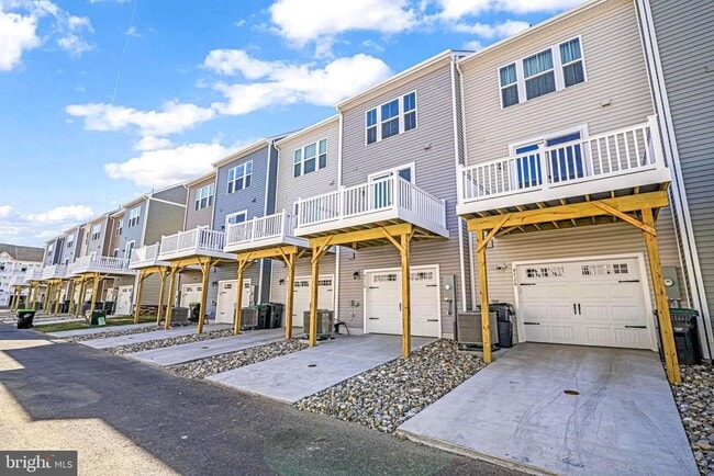 Building Photo - 4724 Torrey Ln