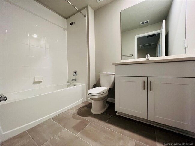 Building Photo - 3913 SE Mentmore Ln