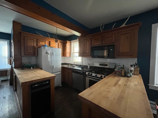 Building Photo - 29 Enfield Ave