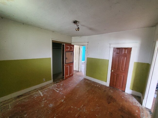 Building Photo - 410 N Branson St
