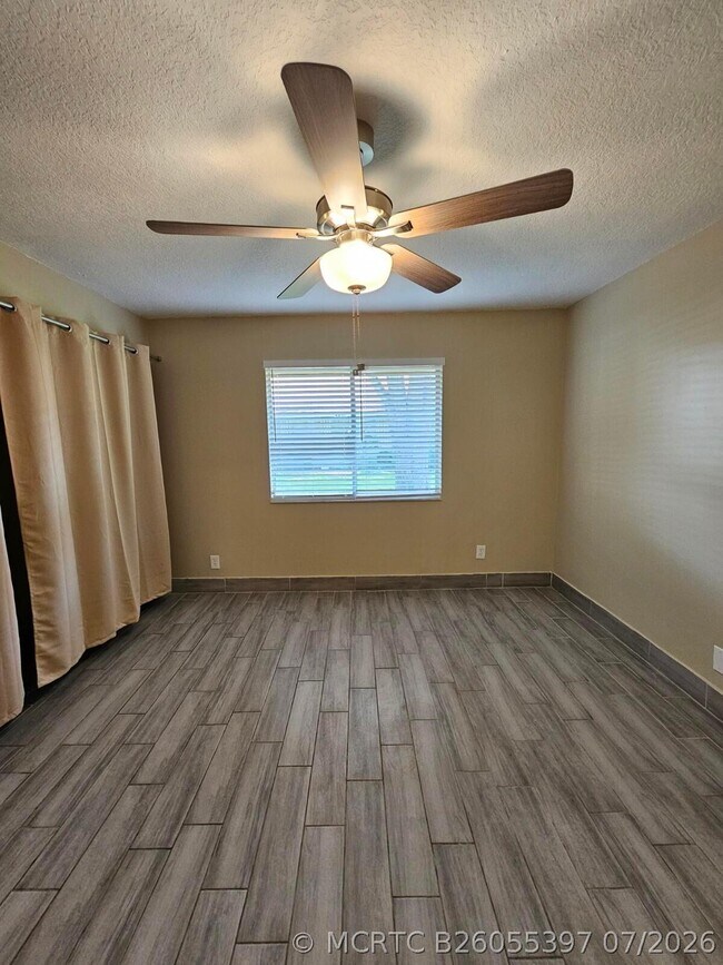 Building Photo - 4859 Orleans Ct