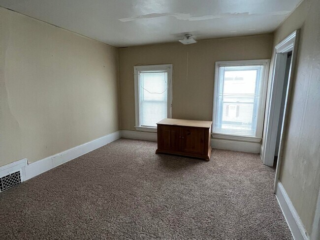 Building Photo - 3 Bedroom Duplex in Ogdensburg