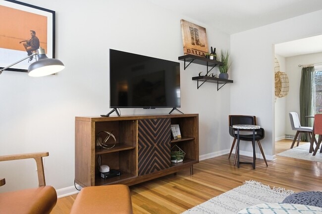 Building Photo - 2609 Wee Wynd