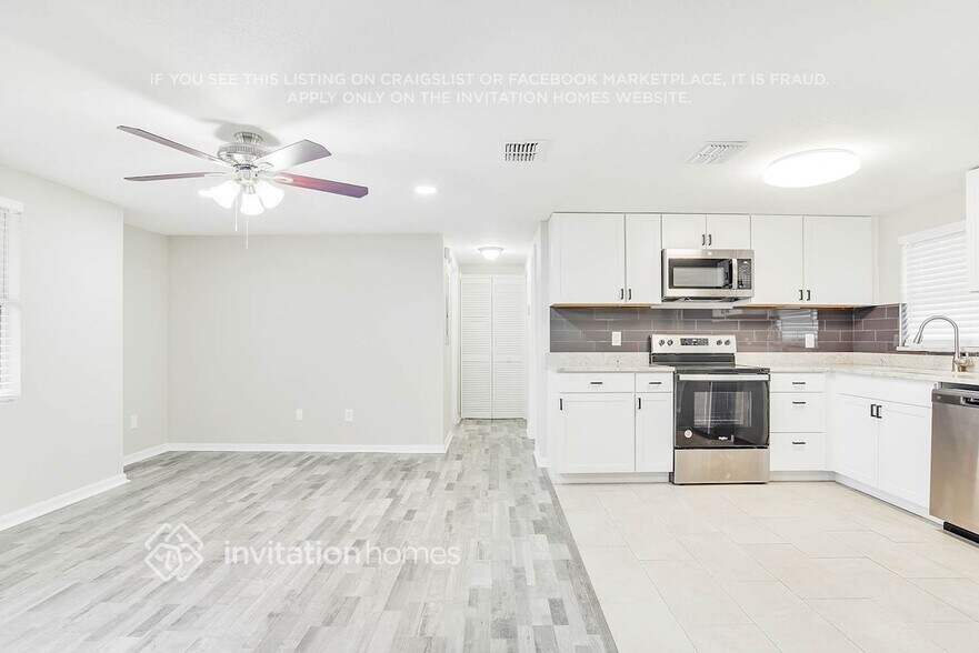 Building Photo - 201 Spring Lake Cir