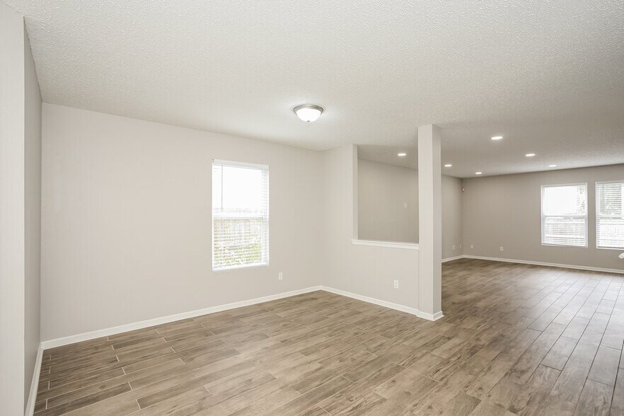 Building Photo - 9435 W Quarter Moon Dr