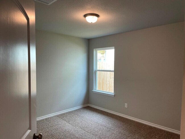Building Photo - 7722 Merry Oaks Cv