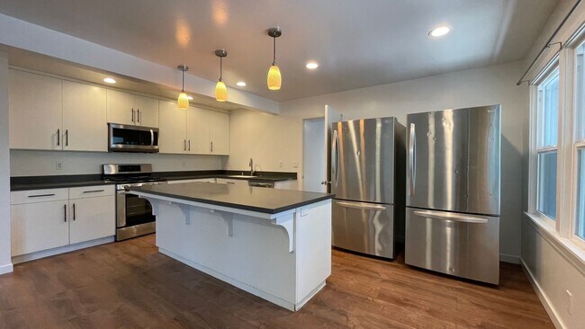 Building Photo - Large 6- Bedroom, 3-Bathroom home in San Luis Obispo