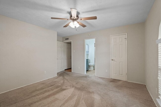 Building Photo - 5061 Amhurst Ln