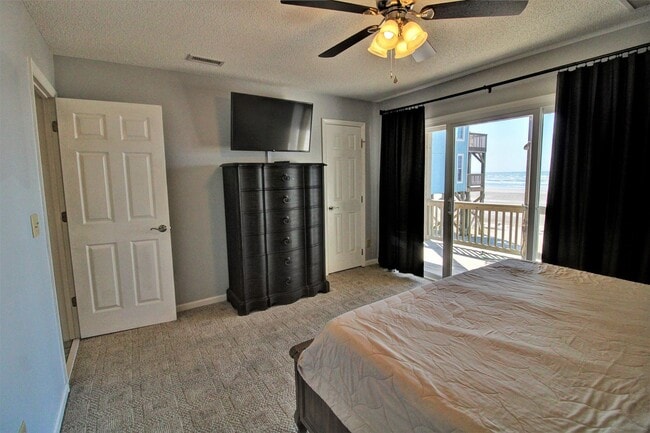 Building Photo - UNBELIEVEABLE VIEWS - Ocean Front OFF SEAS...