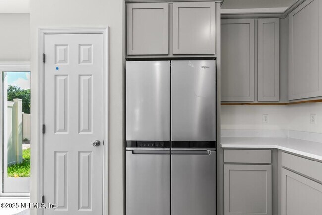 Building Photo - 125 Beach Palm Ct