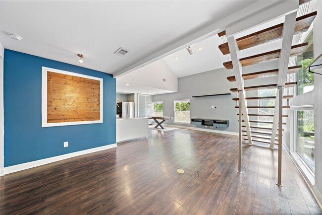 Building Photo - 2413 Emancipation Ave