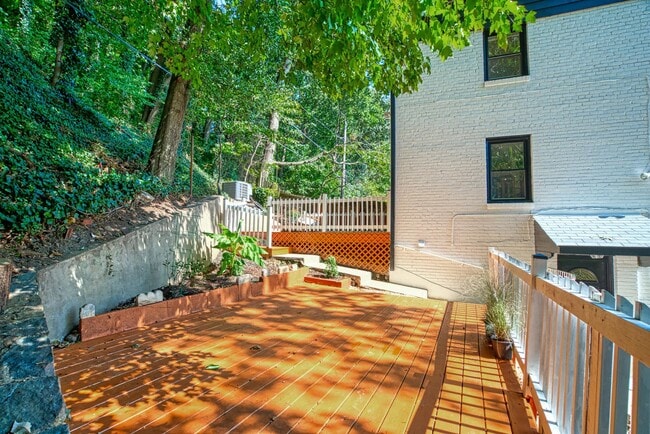 Building Photo - 3731 S Kemper Rd