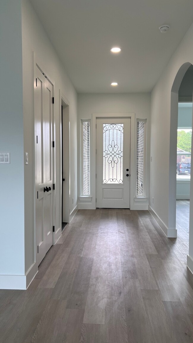 Building Photo - 3810 St Simon Manor Dr