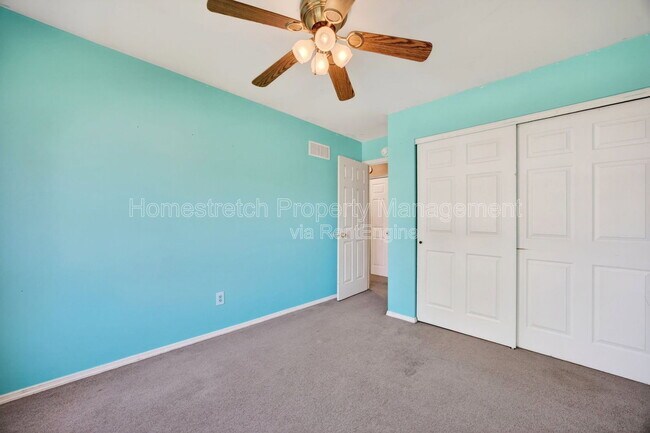 Building Photo - 166 Royallprairie Ln