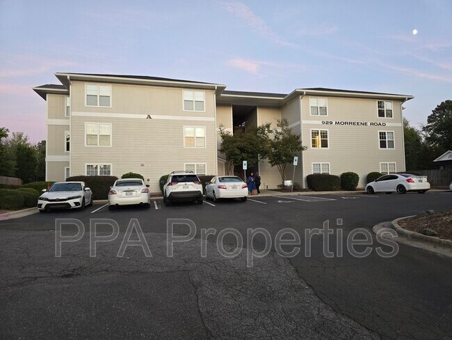 Building Photo - 929 Morreene Rd