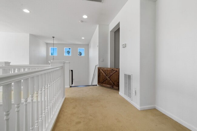 Building Photo - 991 Zephyr Ct