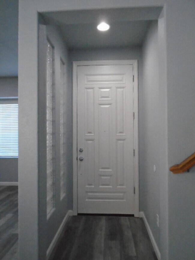 Building Photo - BEAUTIFUL WHITNEY OAKS HOME WITH 3+ BEDROOMS, 3 FULL BATHS, & 2 CAR GARAGE!