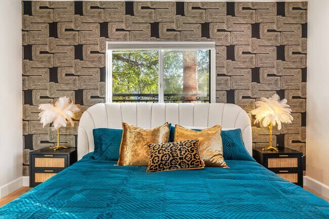 Building Photo - 1400 N Orange Dr