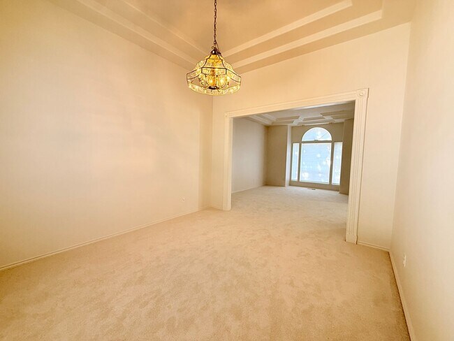 Building Photo - 16775 SW Springwater Ln