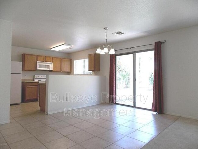 Building Photo - 2767 S Southwind Dr